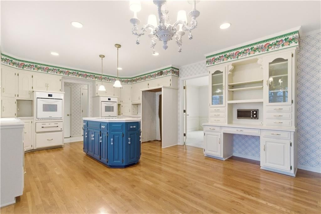 201 W 125th Terrace — photo 16