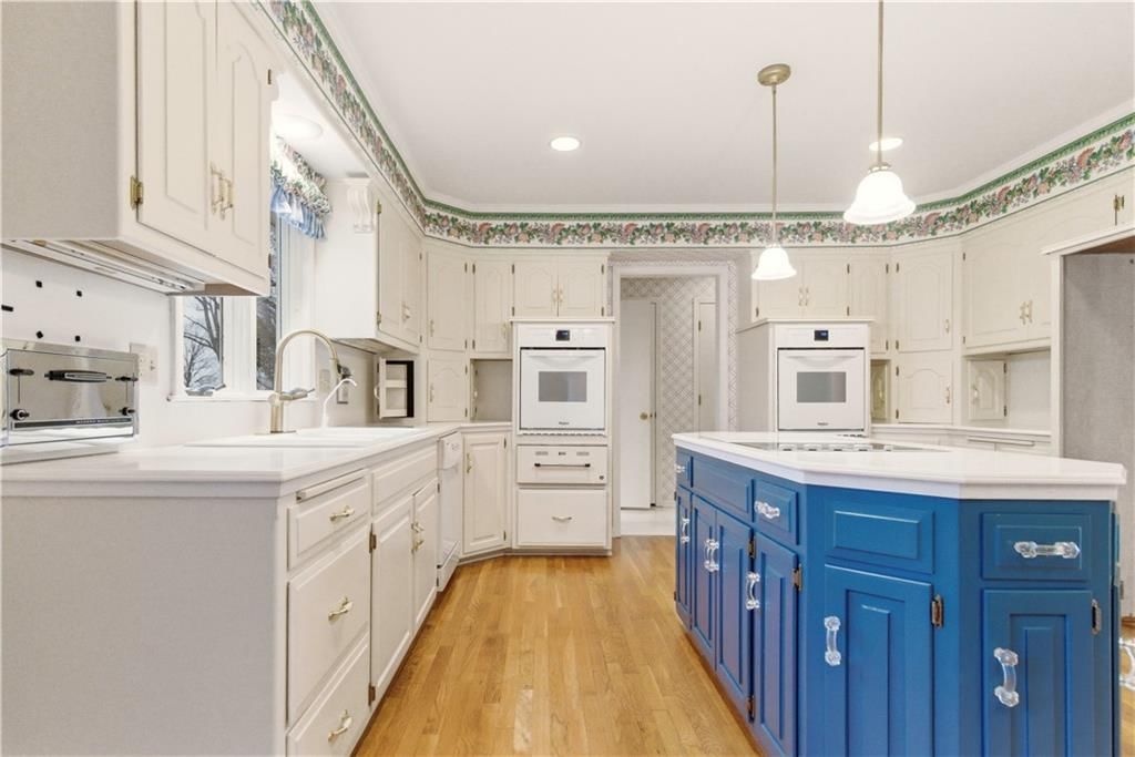 201 W 125th Terrace — photo 17