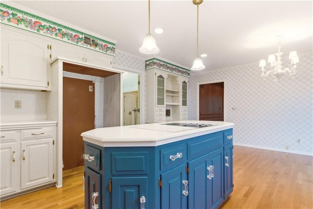 201 W 125th Terrace — photo 24