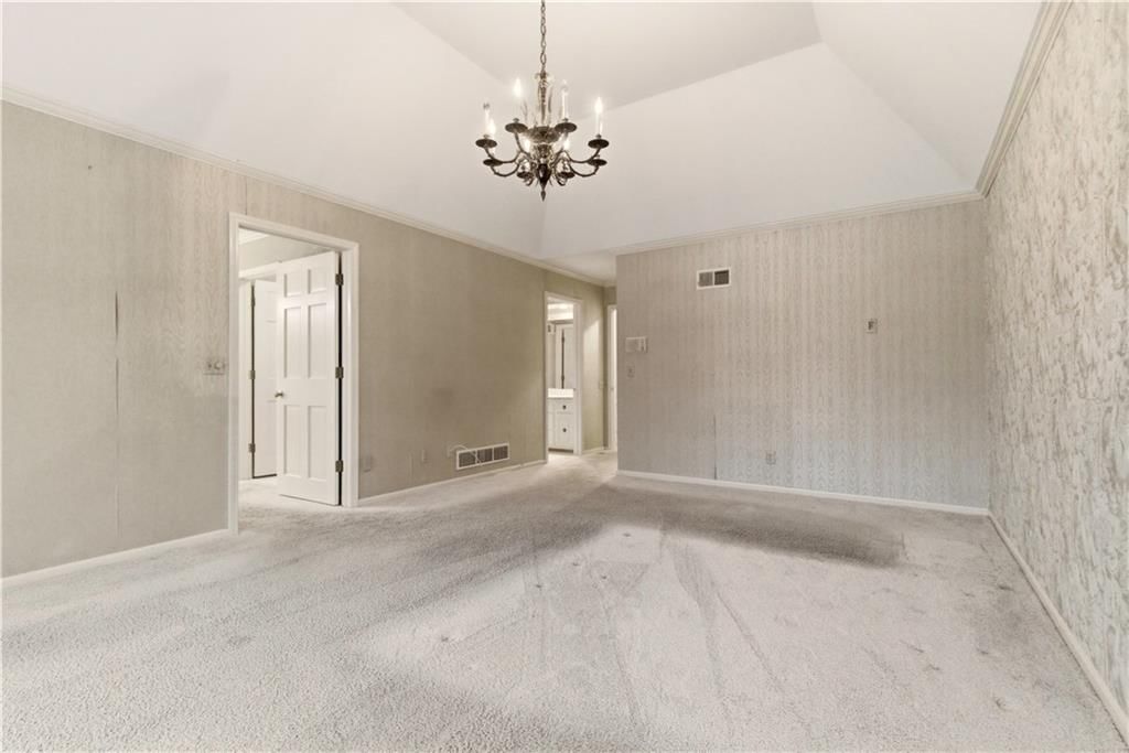 201 W 125th Terrace — photo 32