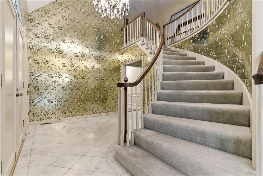201 W 125th Terrace — photo 45