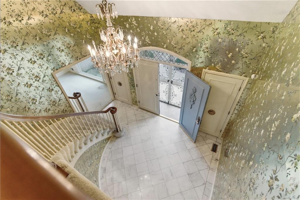 201 W 125th Terrace — photo 47