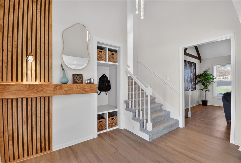 308 SE Richardson Place — photo 2
