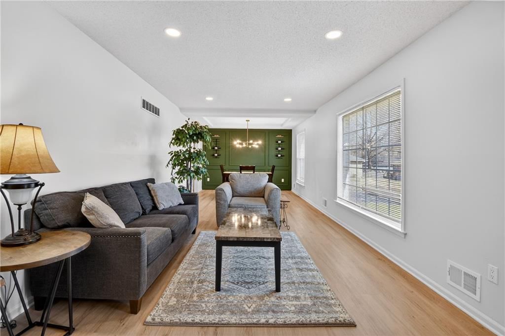 308 SE Richardson Place — photo 5