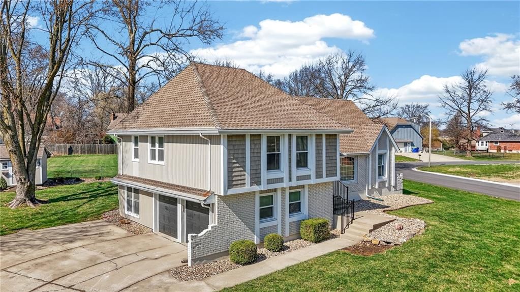 308 SE Richardson Place — photo 6