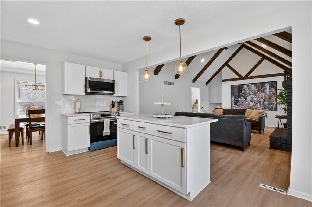 308 SE Richardson Place — photo 13