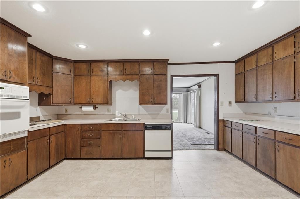 1074 S 240th Street — photo 11