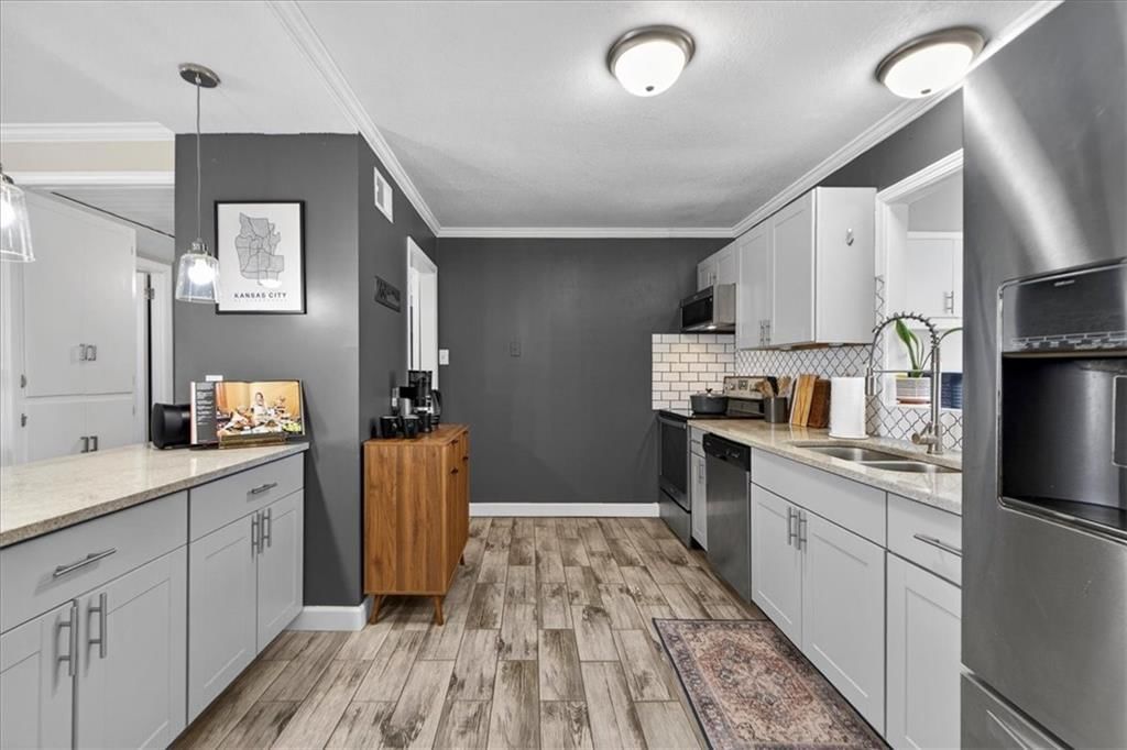 7106 Nall Avenue — photo 11