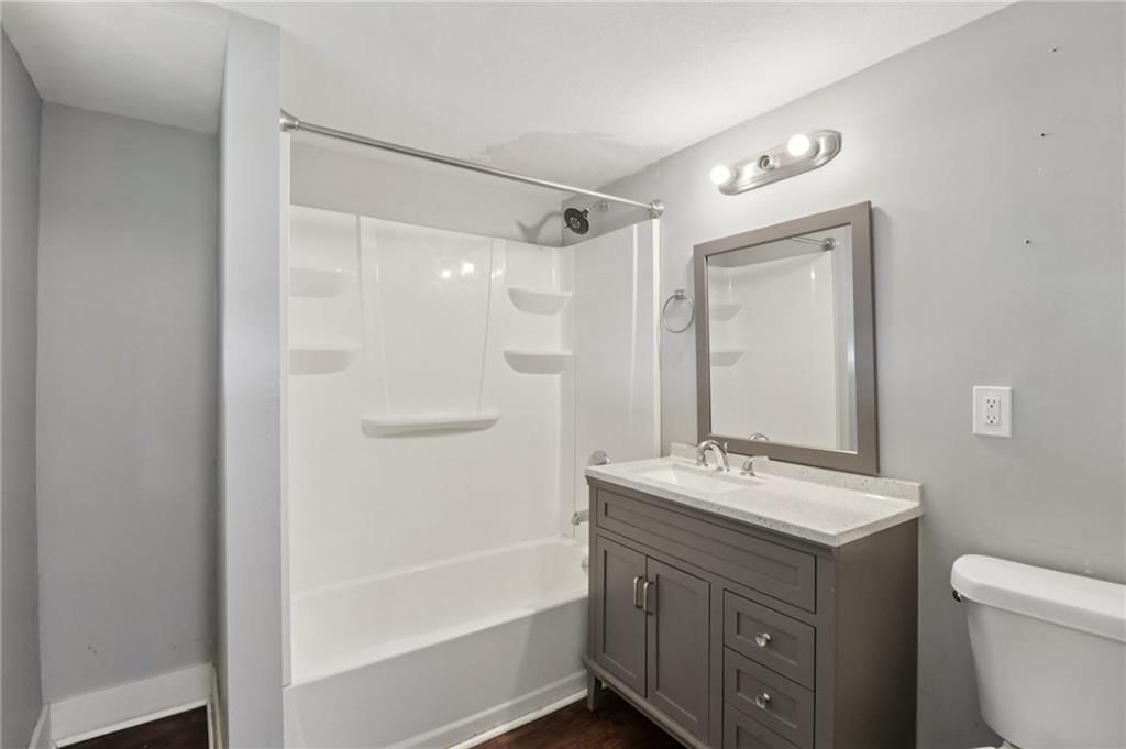 116 W 3rd Street — photo 10