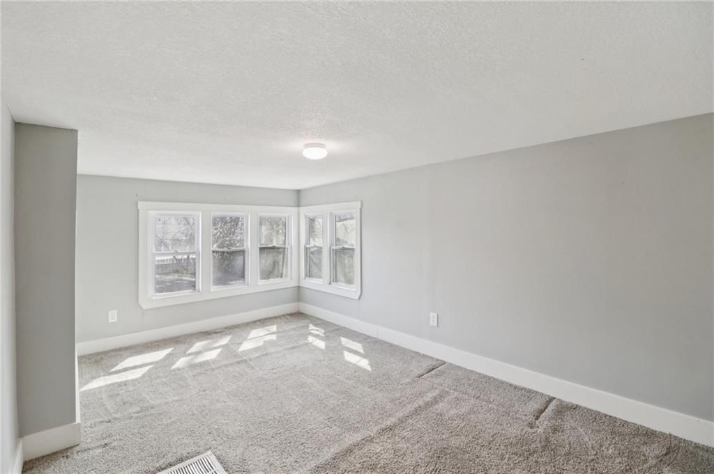116 W 3rd Street — photo 13