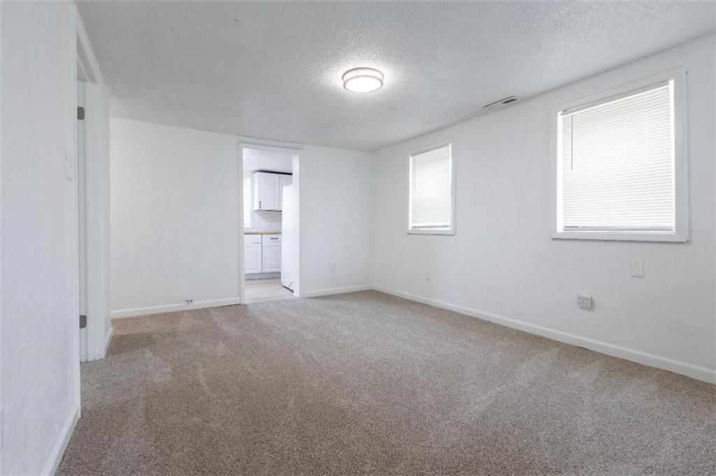 4420 N Jackson Avenue — photo 8