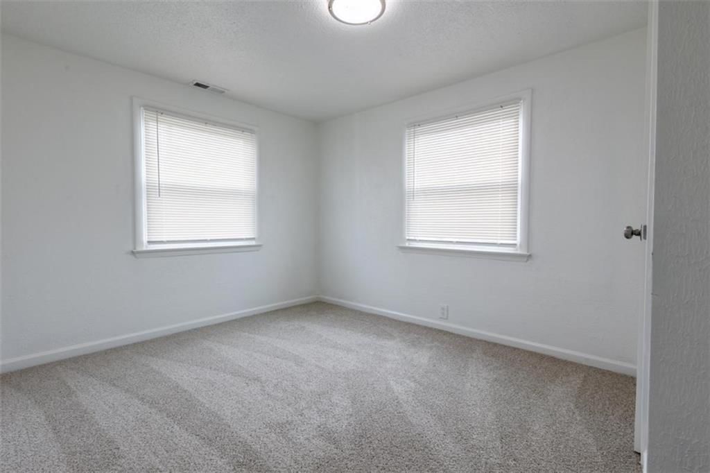 4420 N Jackson Avenue — photo 14