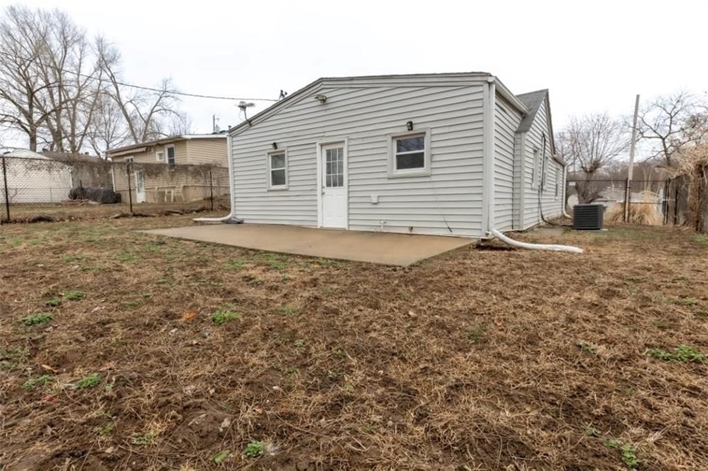 4420 N Jackson Avenue — photo 17