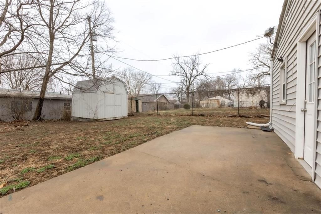 4420 N Jackson Avenue — photo 18