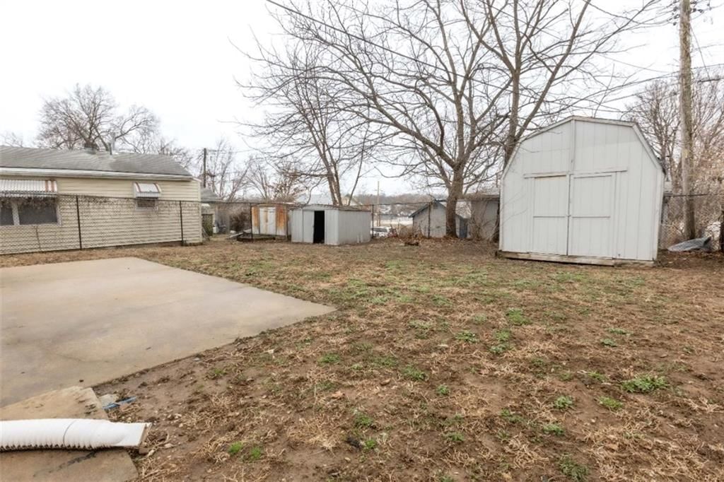 4420 N Jackson Avenue — photo 19