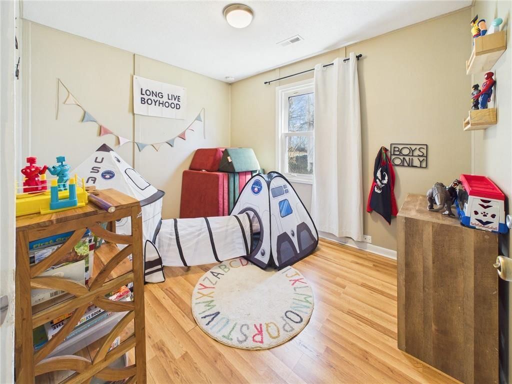 209 E Sparks Avenue — photo 6