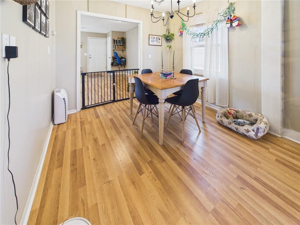 209 E Sparks Avenue — photo 9