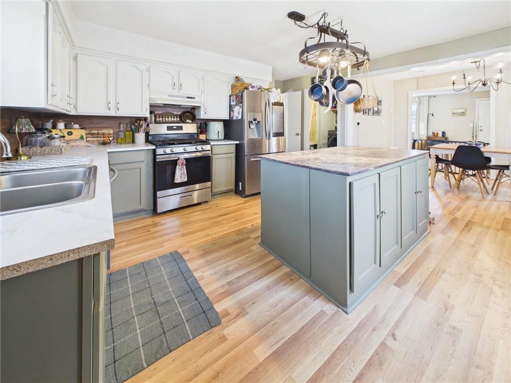 209 E Sparks Avenue — photo 13