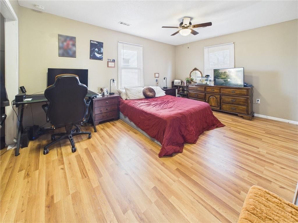 209 E Sparks Avenue — photo 15