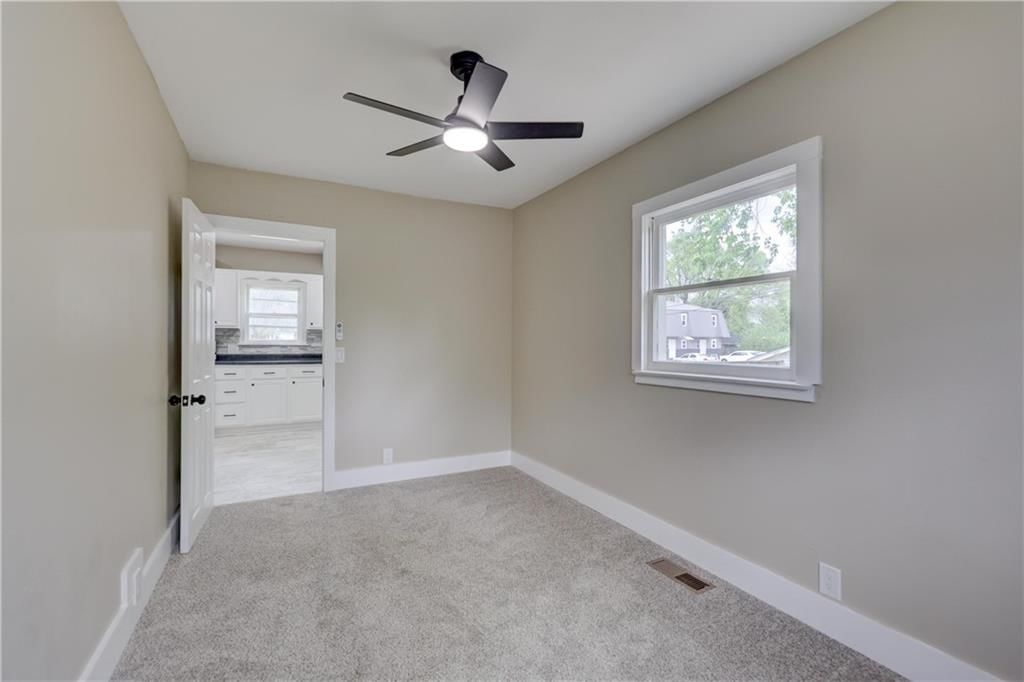 304 E 22nd Street — photo 16