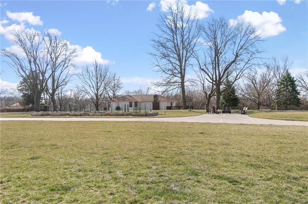 2651 NW Barry Road — photo 34