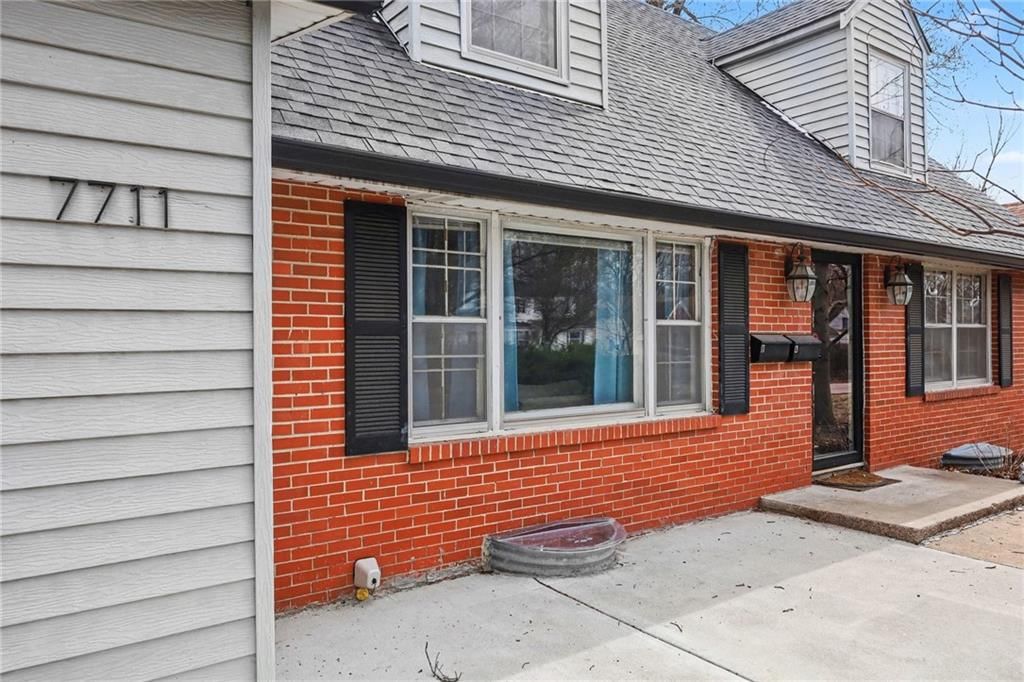 7711 Grand Avenue — photo 3