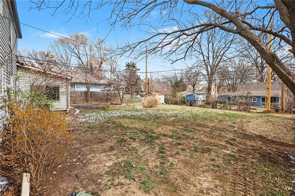 7711 Grand Avenue — photo 30