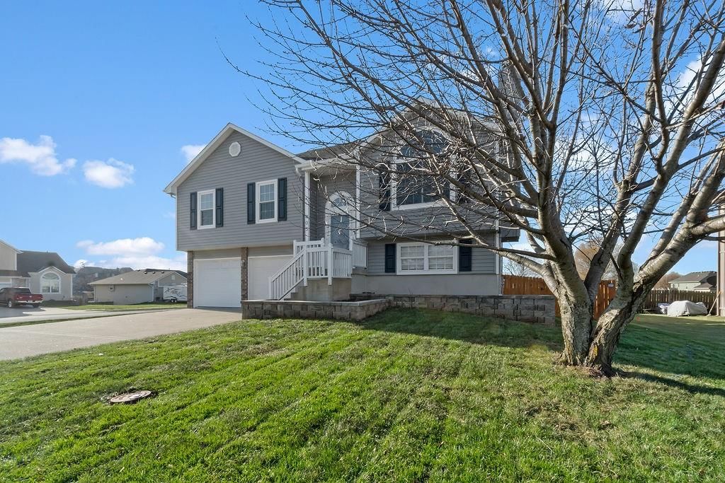 405 Sunny Lane — photo 3