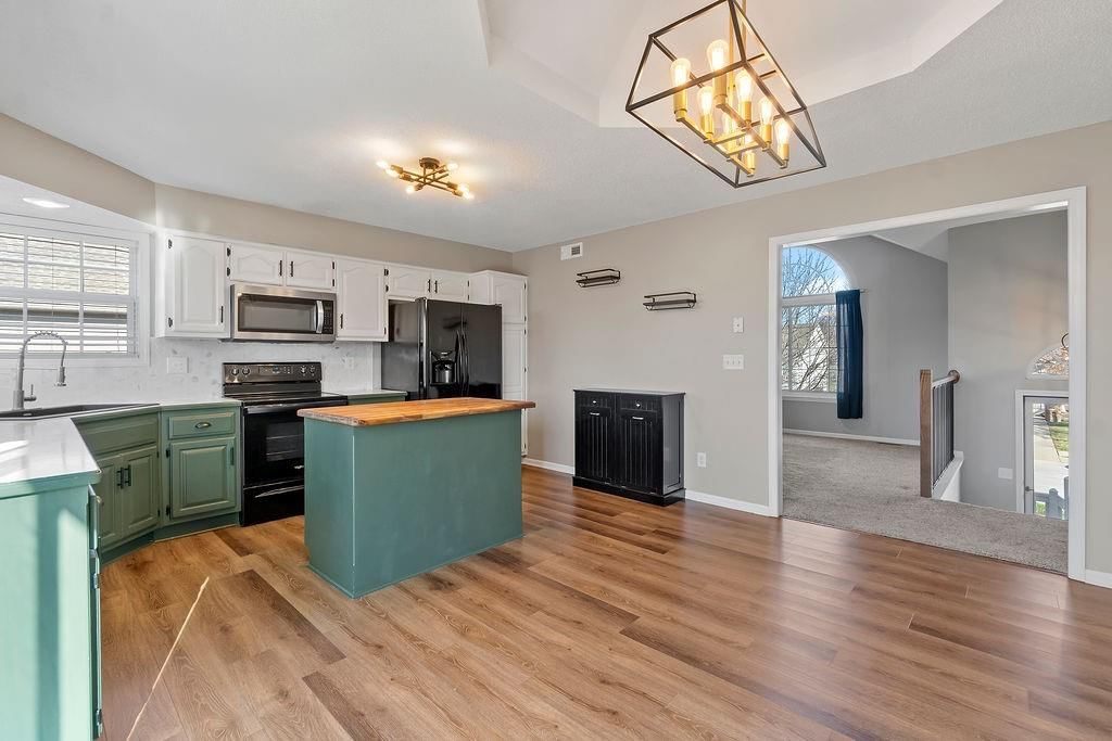 405 Sunny Lane — photo 9