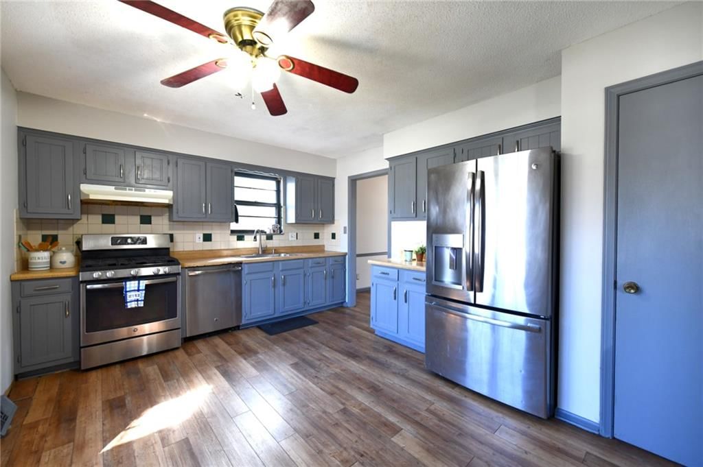 8211 W 57th Street — photo 2