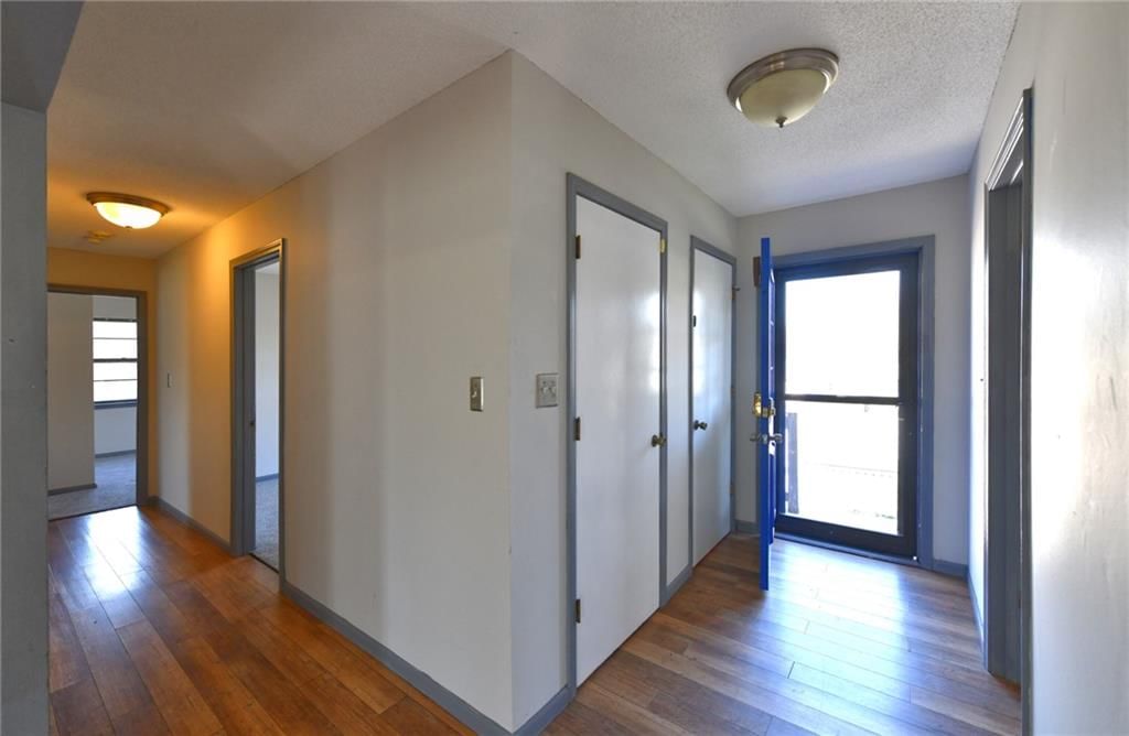 8211 W 57th Street — photo 10
