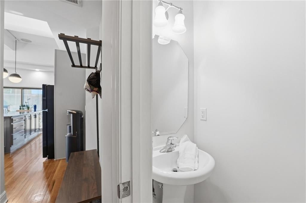 1101 Walnut Street — photo 24