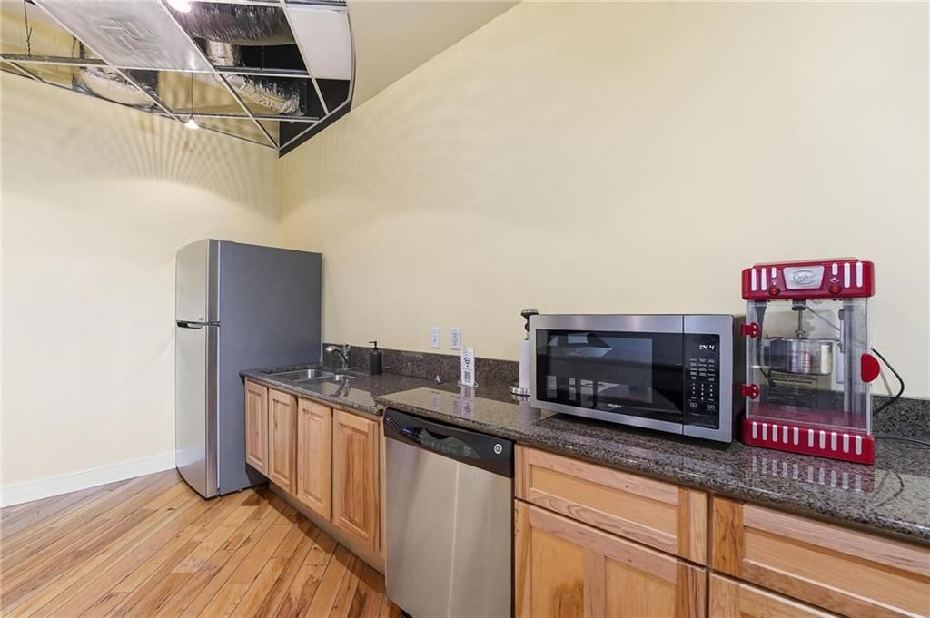 1101 Walnut Street — photo 46