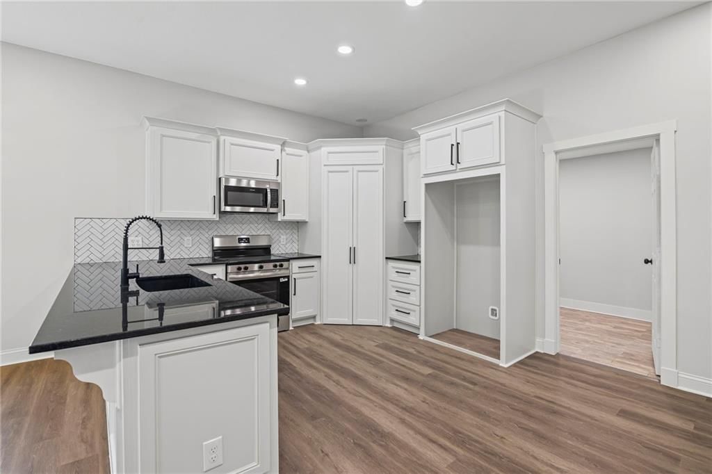 419 Linn Street — photo 9