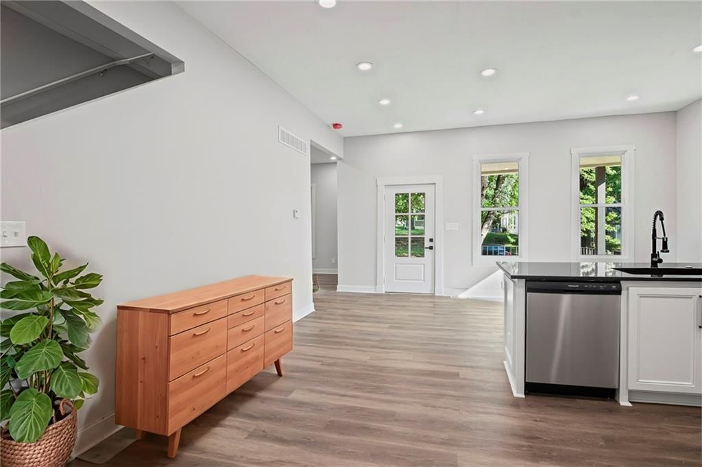 419 Linn Street — photo 11