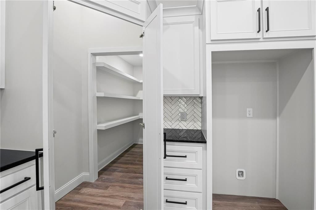 419 Linn Street — photo 16