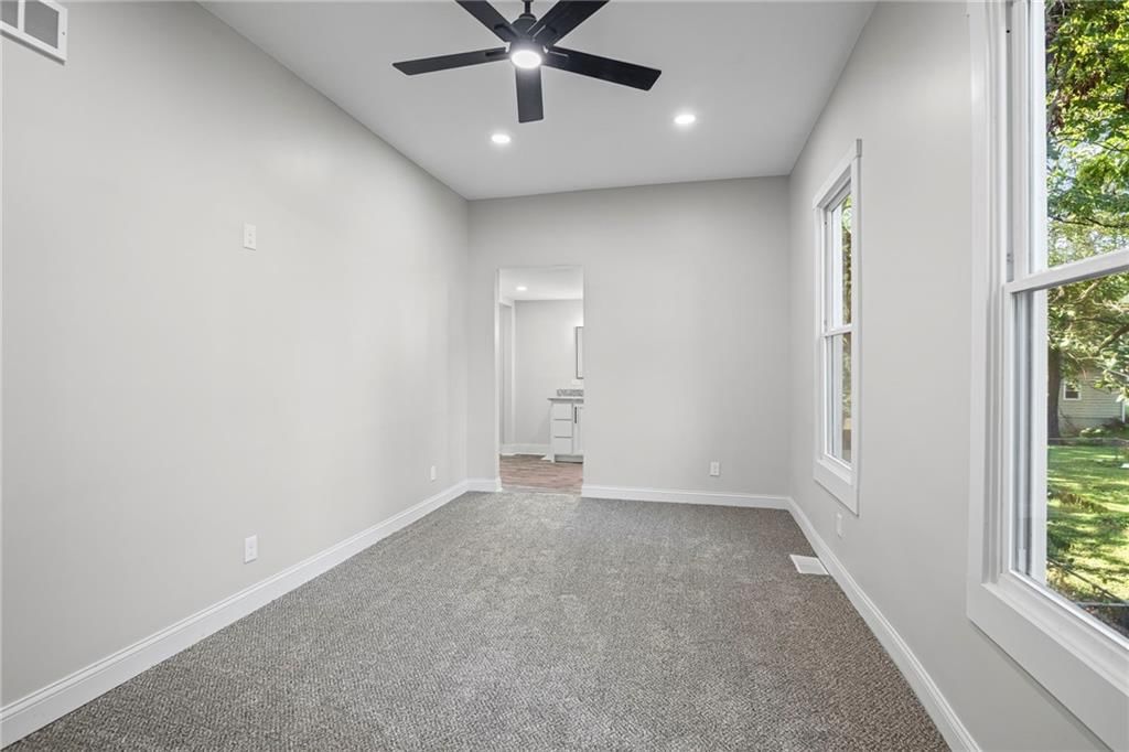 419 Linn Street — photo 22
