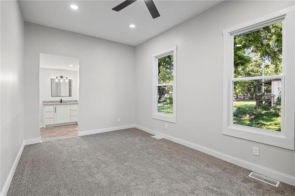 419 Linn Street — photo 23