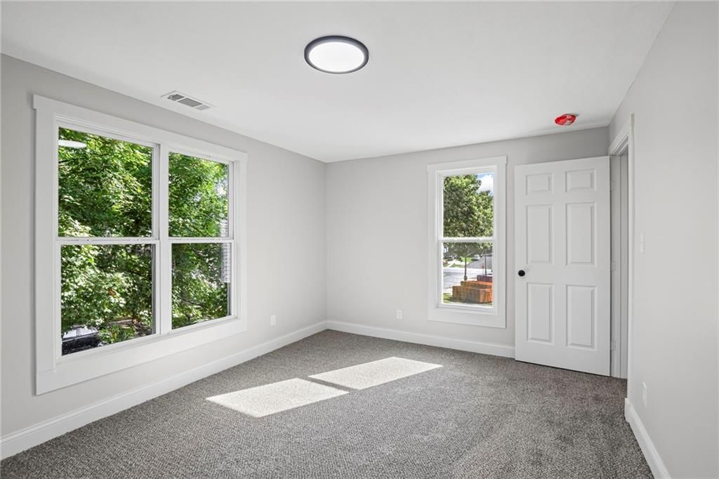 419 Linn Street — photo 28