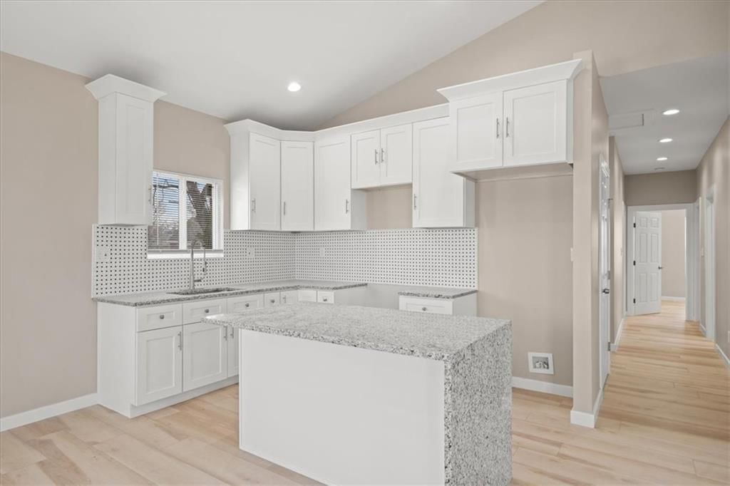 1017 Armstrong Avenue — photo 8