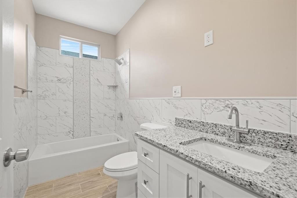 1017 Armstrong Avenue — photo 10