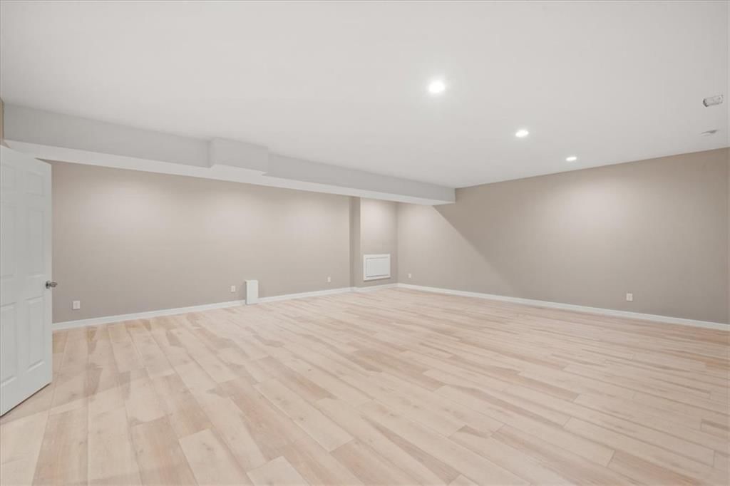 1017 Armstrong Avenue — photo 15
