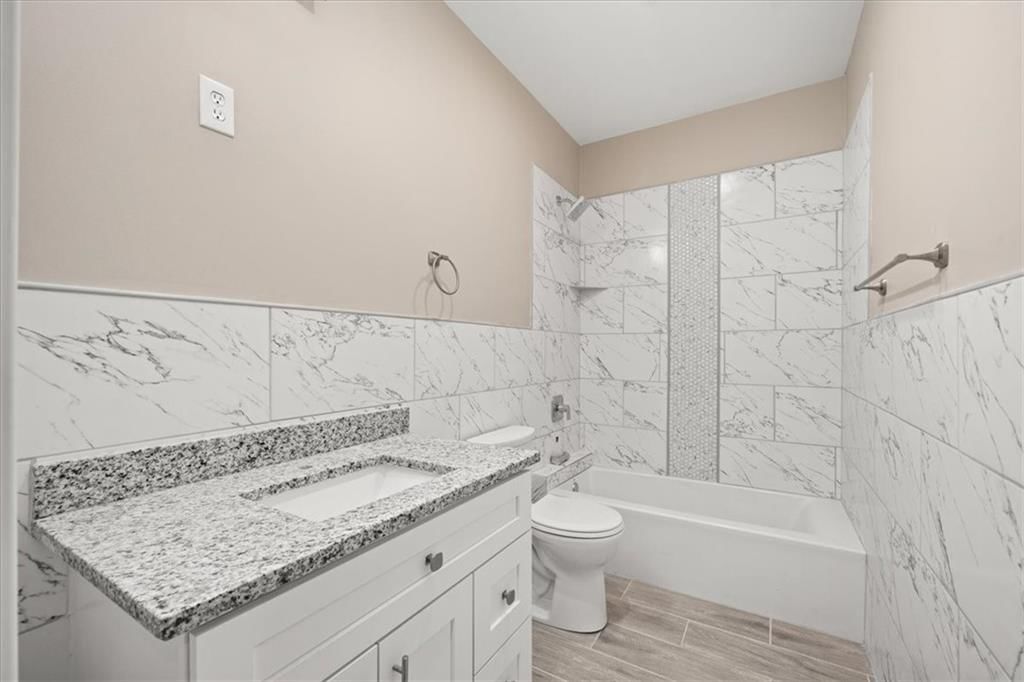 1017 Armstrong Avenue — photo 16