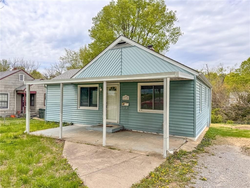 2310 S Hall Road, Independence, MO