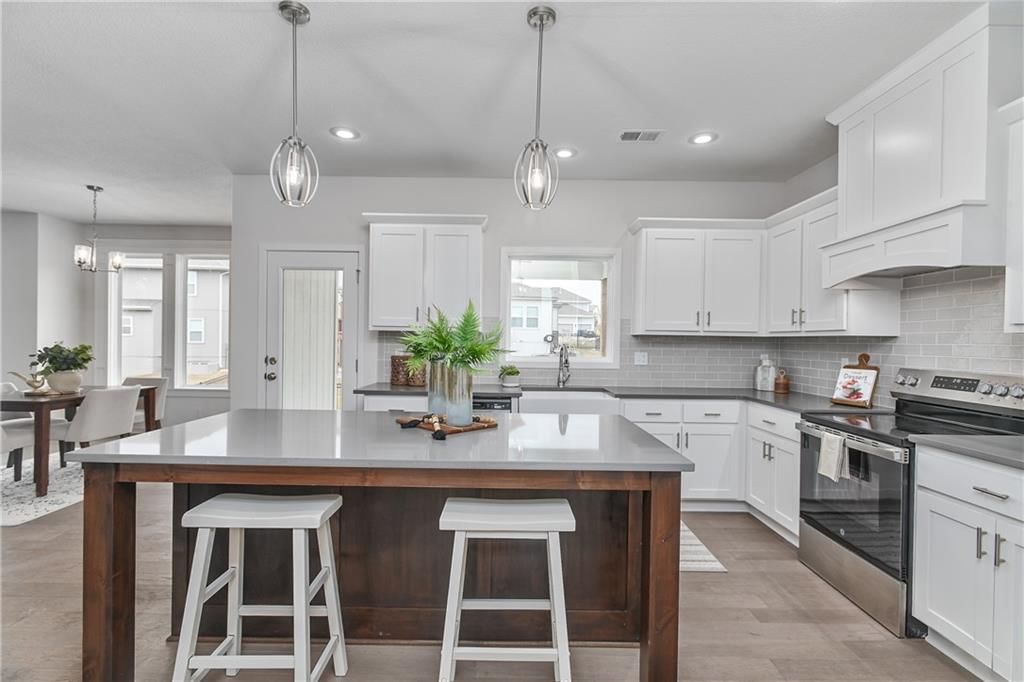 2740 W Park Street — photo 27
