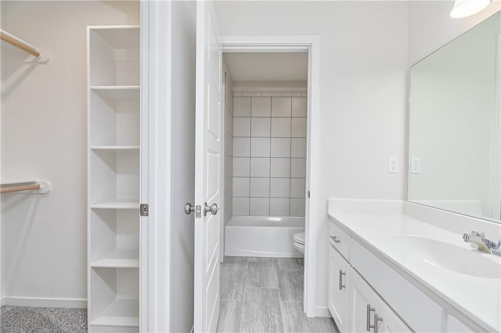 2740 W Park Street — photo 39