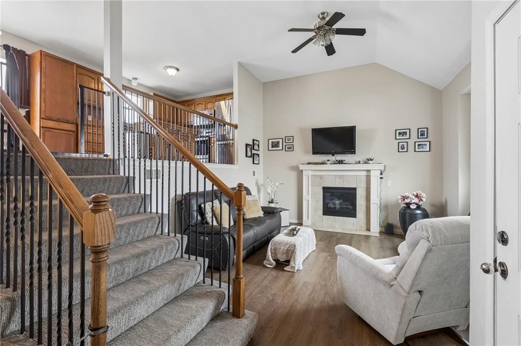 543 E Cheyenne Street — photo 2