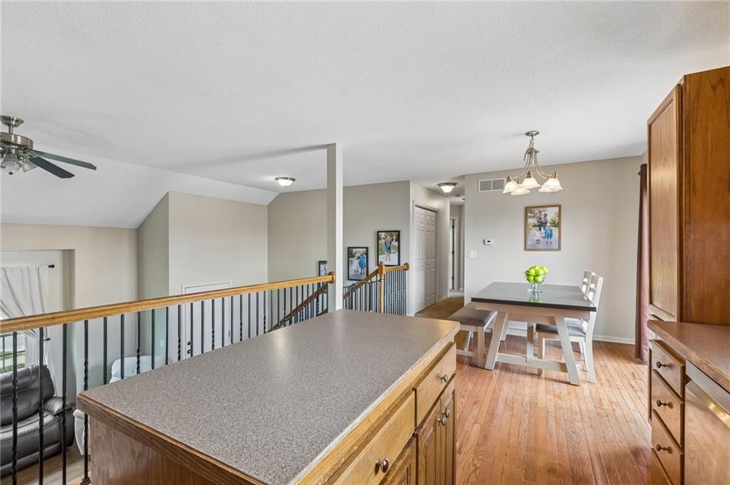 543 E Cheyenne Street — photo 9