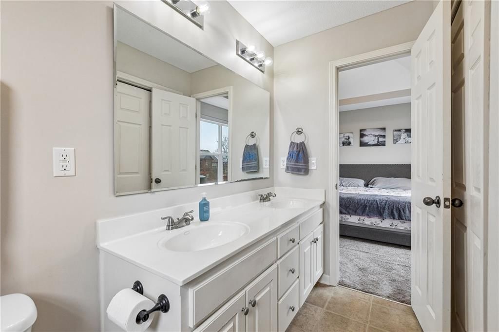 543 E Cheyenne Street — photo 17