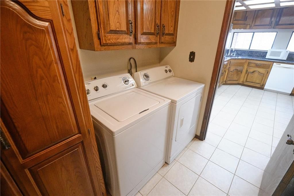 2614 S Stilwell Street — photo 36